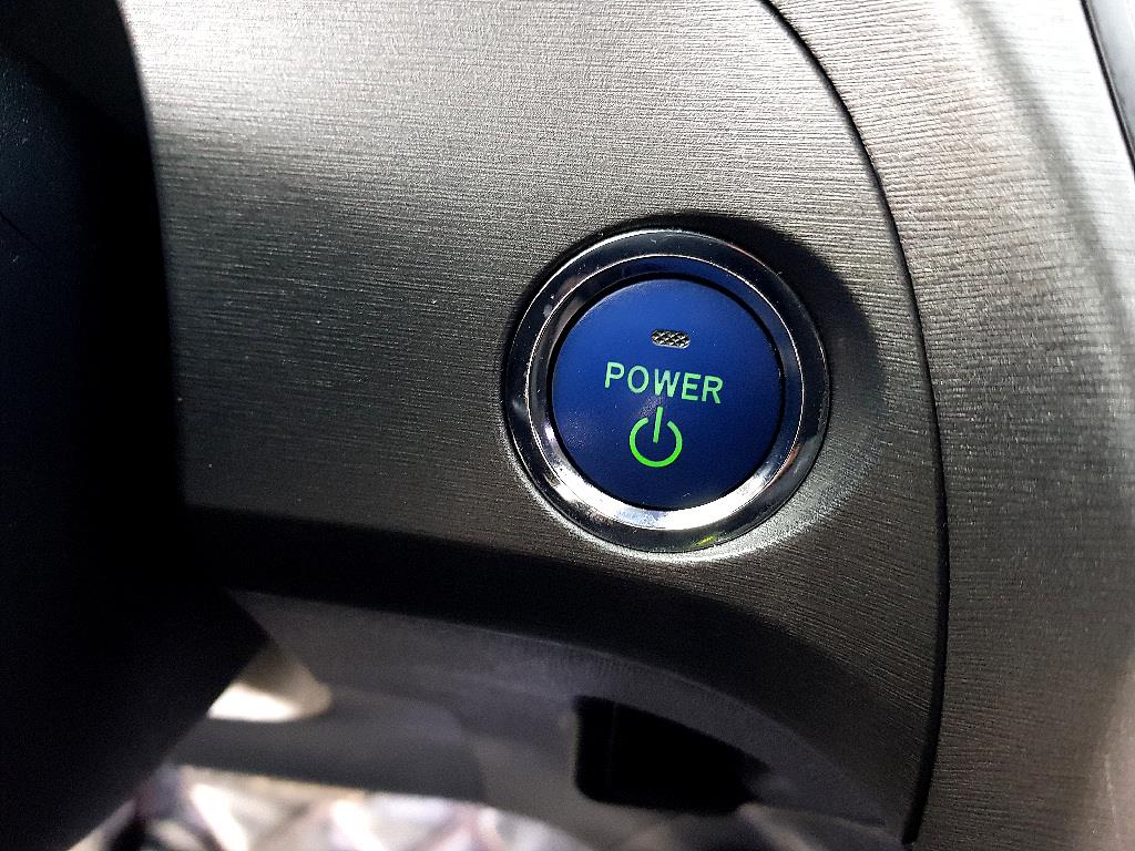 Toyota Prius 2014 Blanco - Importación desde Corea - HF Imports Iquique - Foto 14