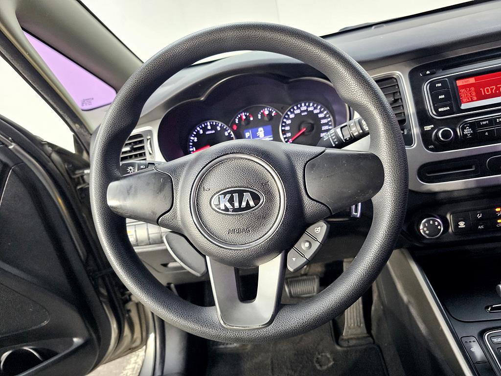 KIA Carens - Vista 12