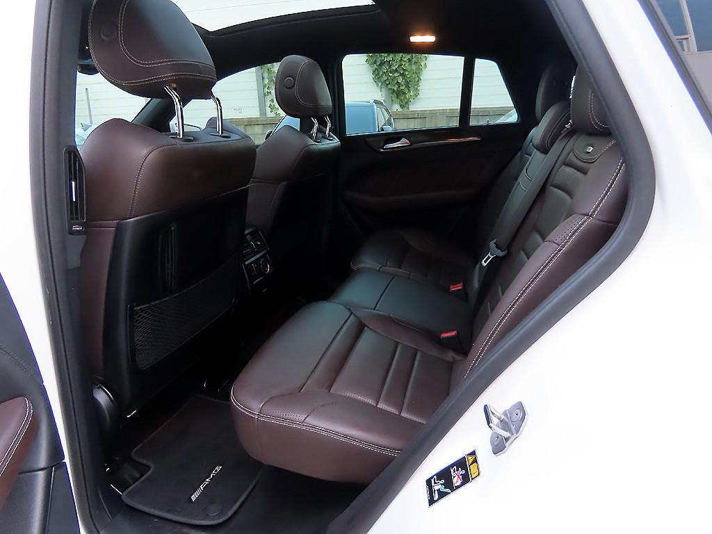 Mercedes Benz GLE Class - Vista 6