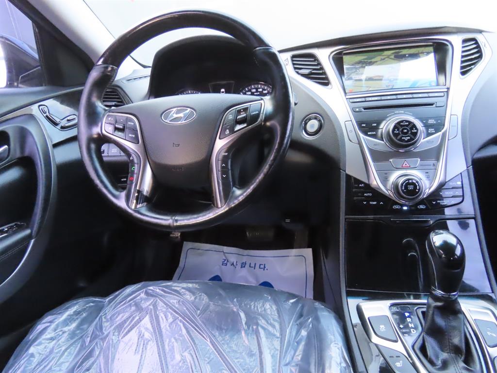 HYUNDAI Grandeur - Vista 11