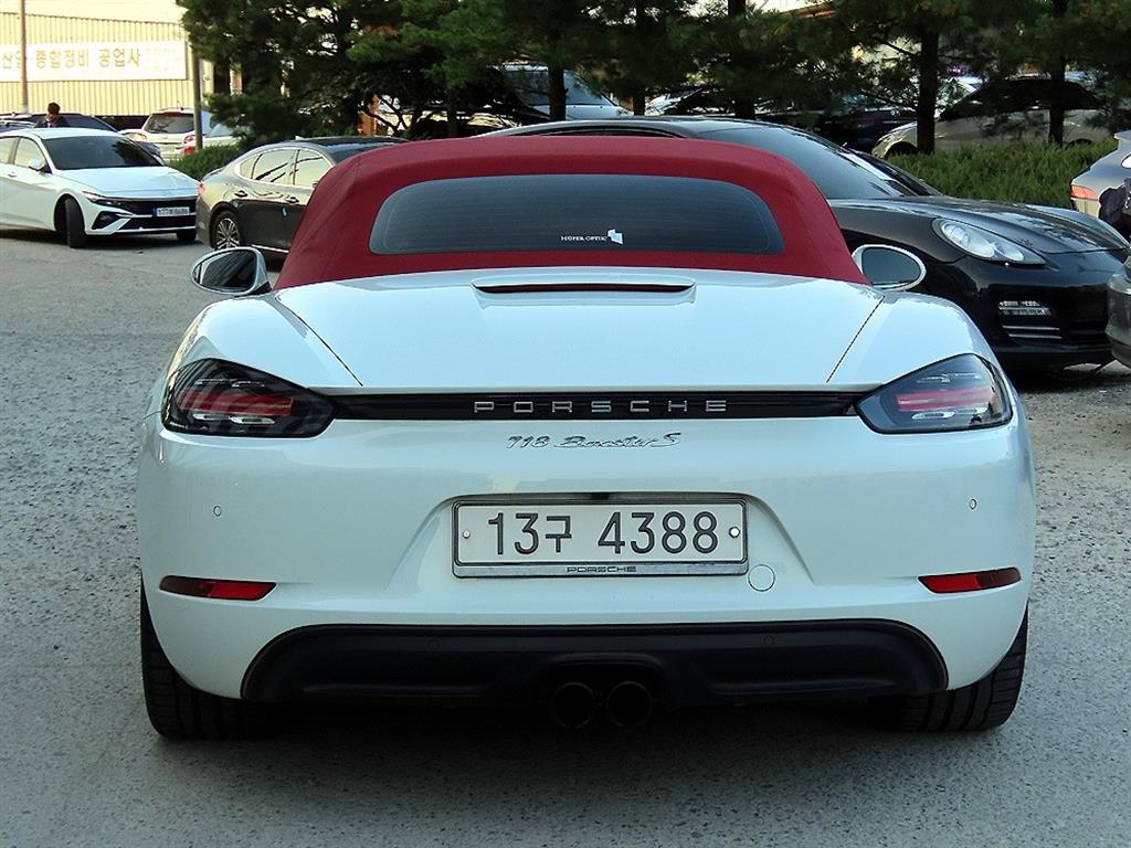 Porsche 718 - Vista 4