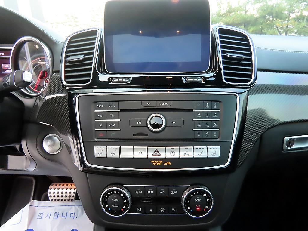 Mercedes Benz GLE Class - Vista 12