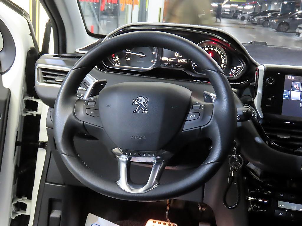 Peugeot 208 - Vista 7