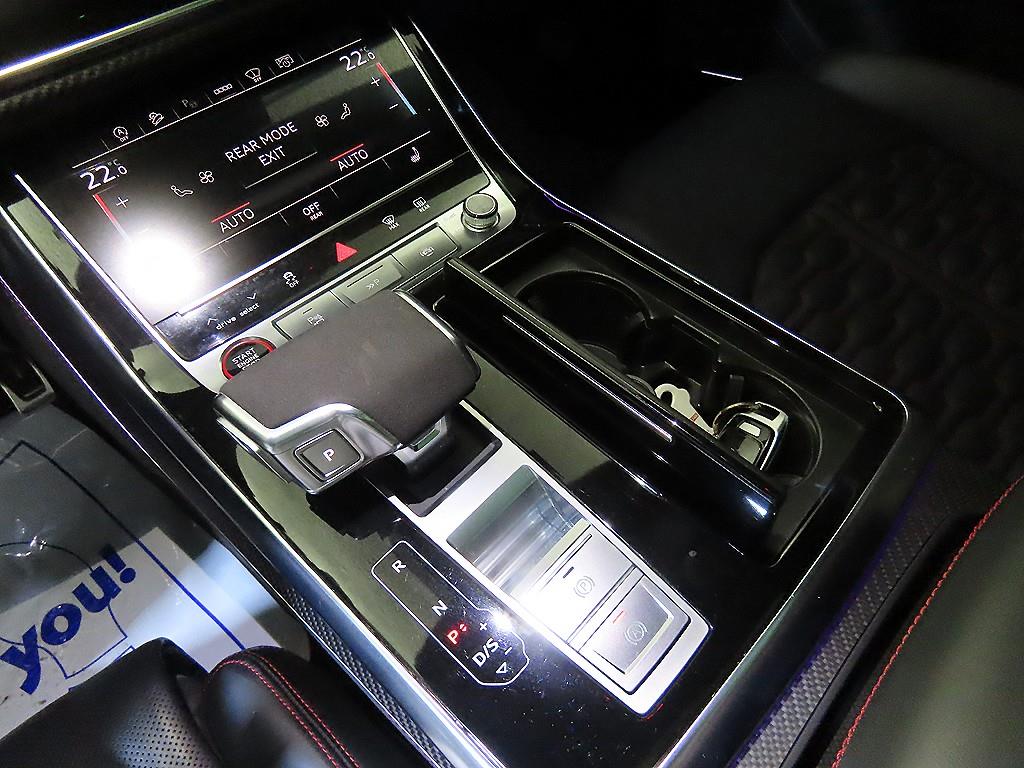 Audi RSQ8 - Vista 12