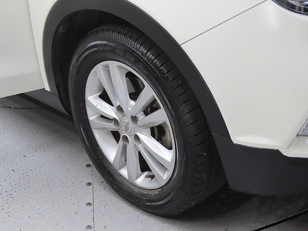 Ssangyong Tivoli - Vista 9