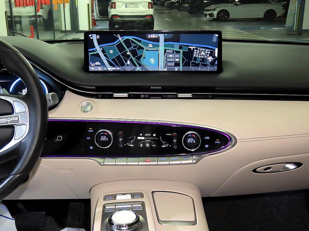 Genesis GV70 - Vista 11