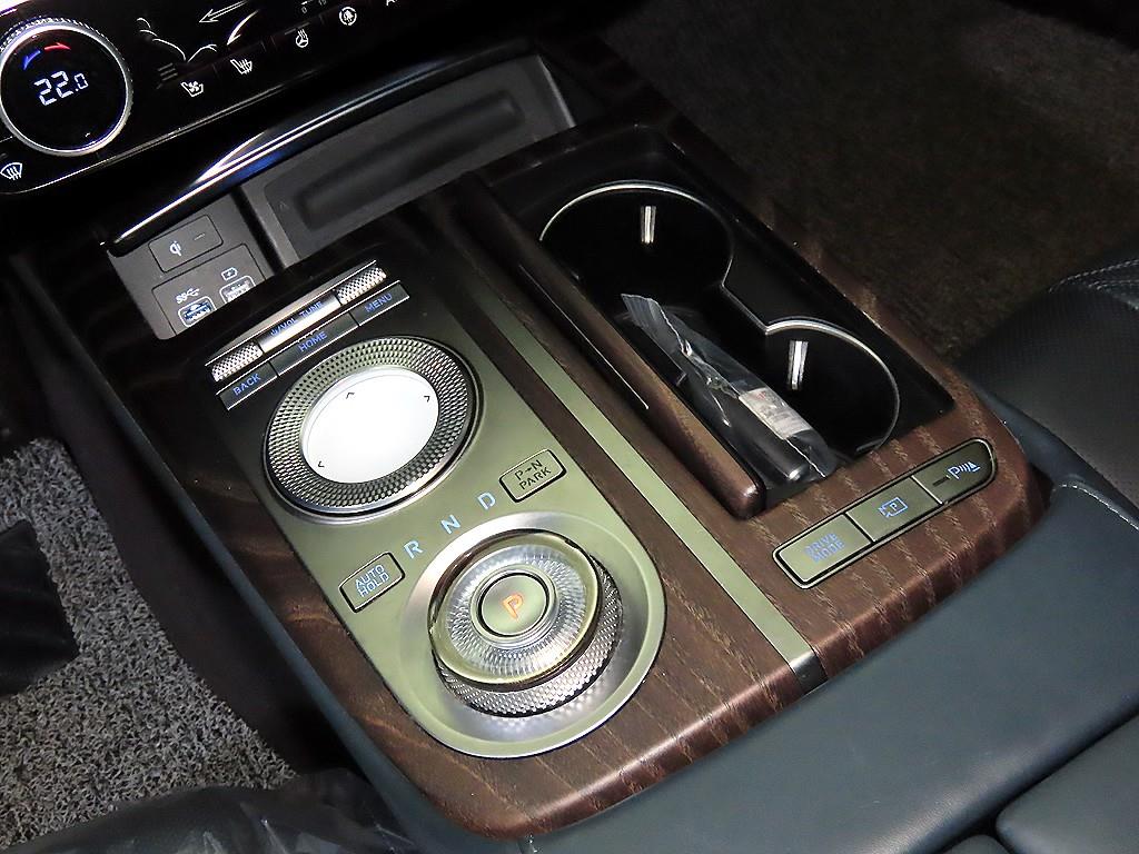 Genesis G80 - Vista 12