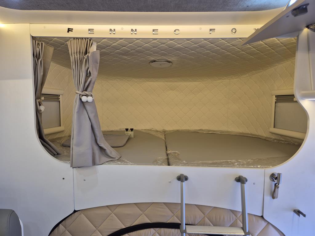 HYUNDAI Staria - Vista 10