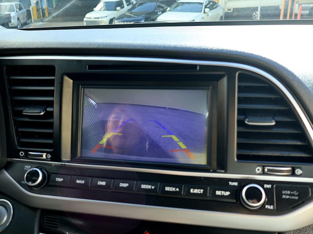 HYUNDAI Avante 2017 Blanco - Importación desde Corea - HF Imports Iquique - Foto 7