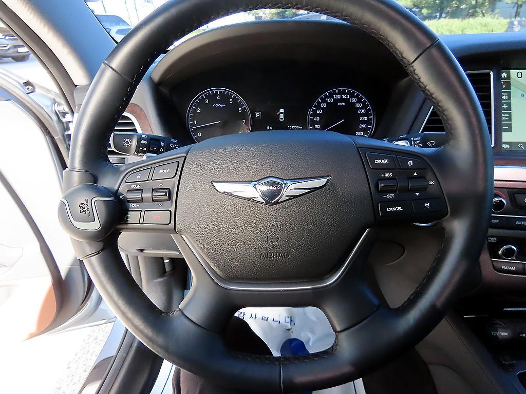 HYUNDAI Genesis - Vista 8