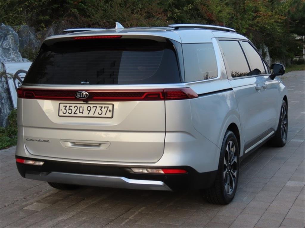 KIA Carnival - Vista 5