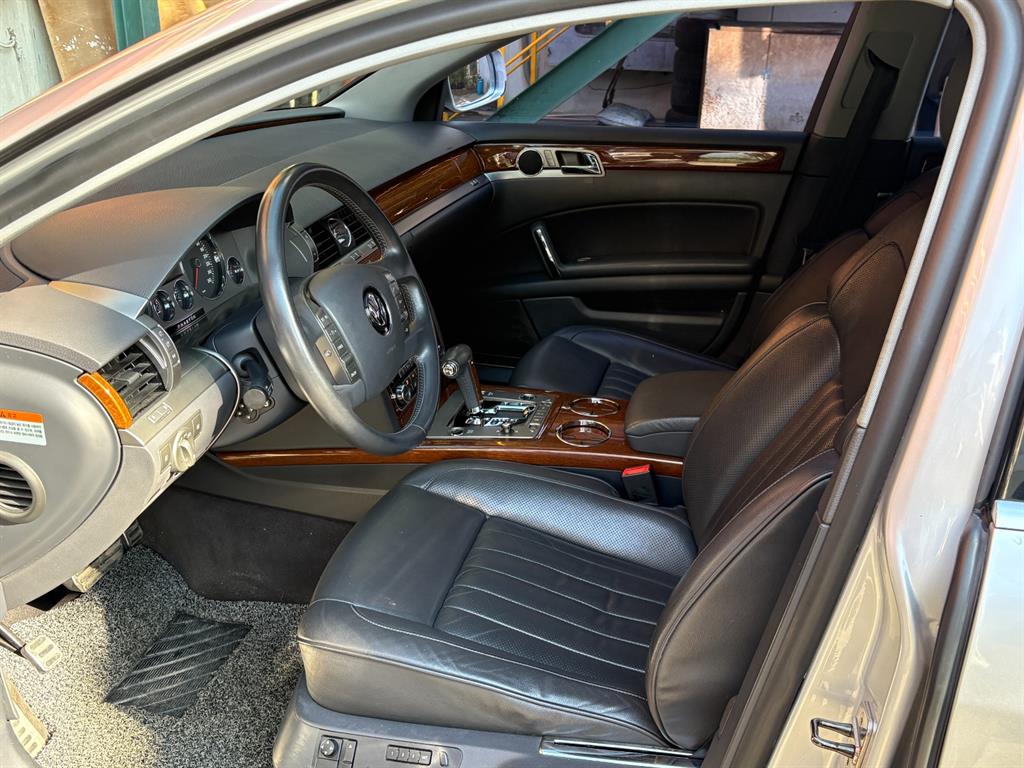 Volkswagen Phaeton - Vista 10