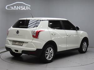 Ssangyong Tivoli - Vista 8