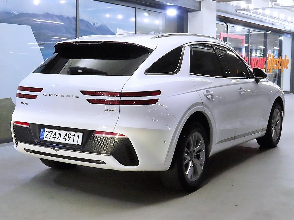 Genesis GV70 - Vista 4