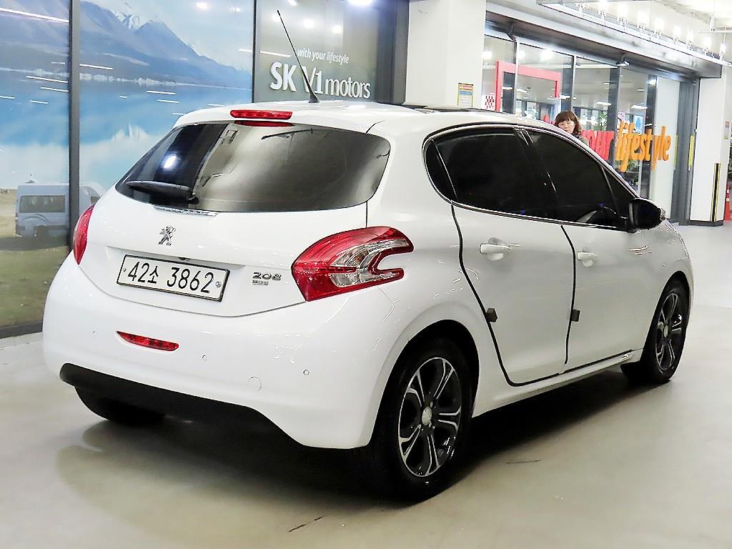 Peugeot 208 - Vista 3