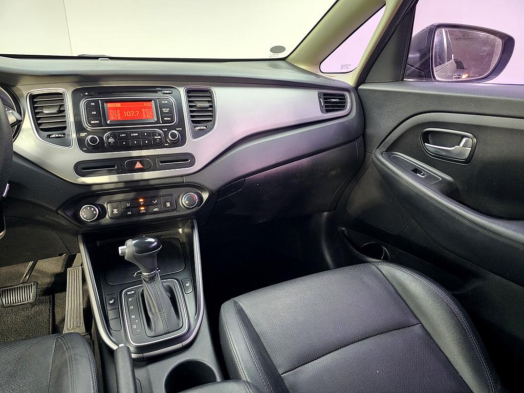 KIA Carens - Vista 10