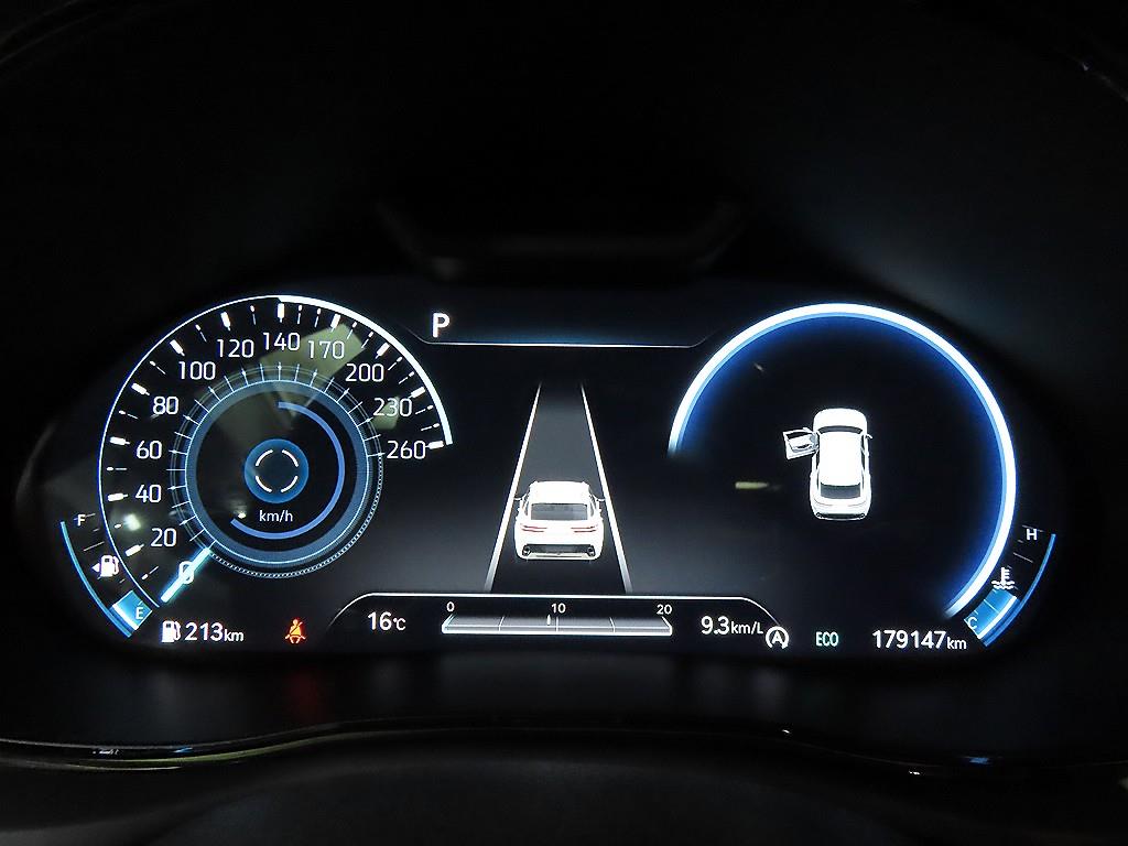 Genesis GV70 - Vista 9