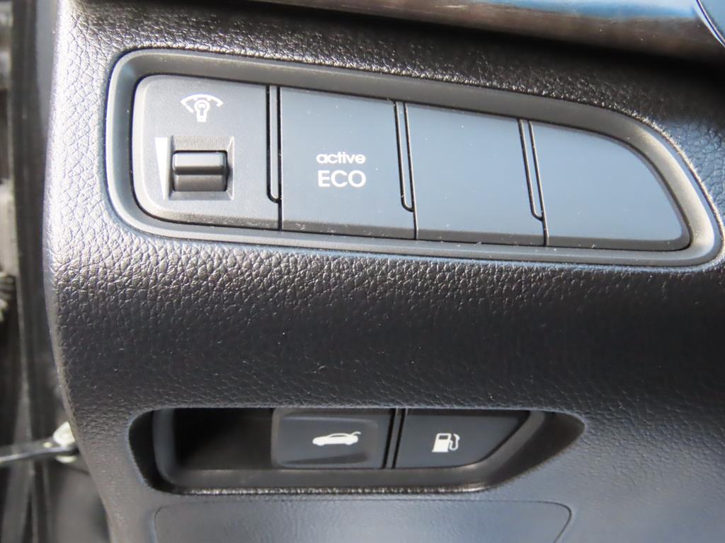 HYUNDAI Grandeur 2012 Negro - Importación desde Corea - HF Imports Iquique - Foto 9