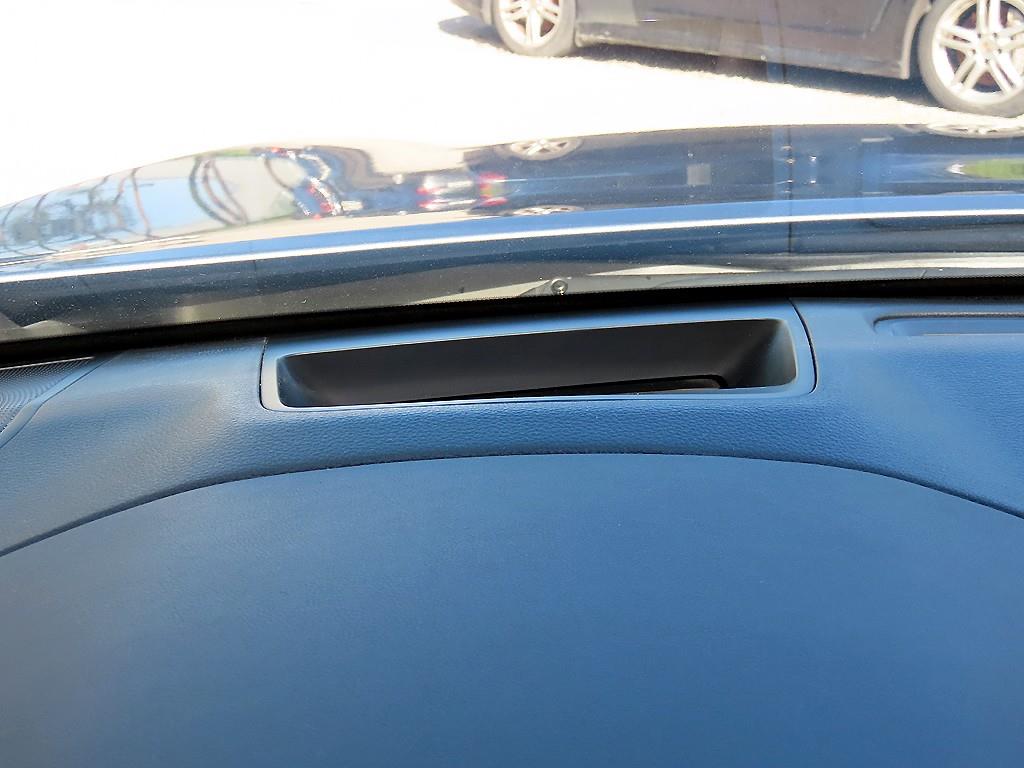 HYUNDAI Genesis - Vista 10