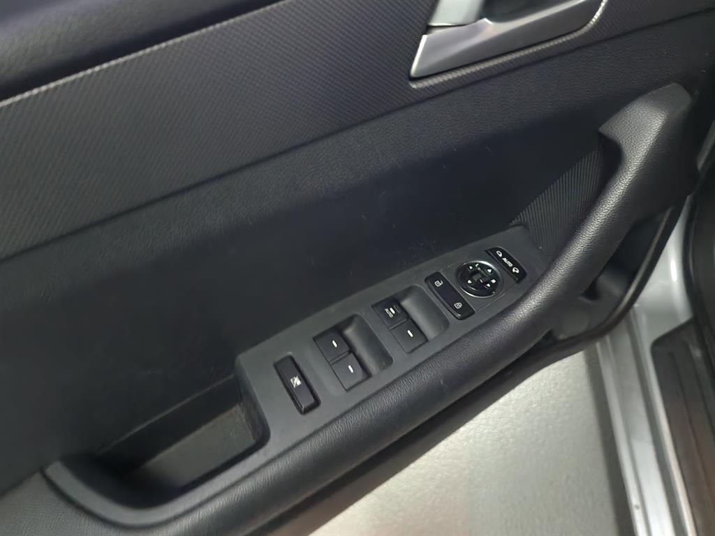 HYUNDAI Sonata - Vista 10