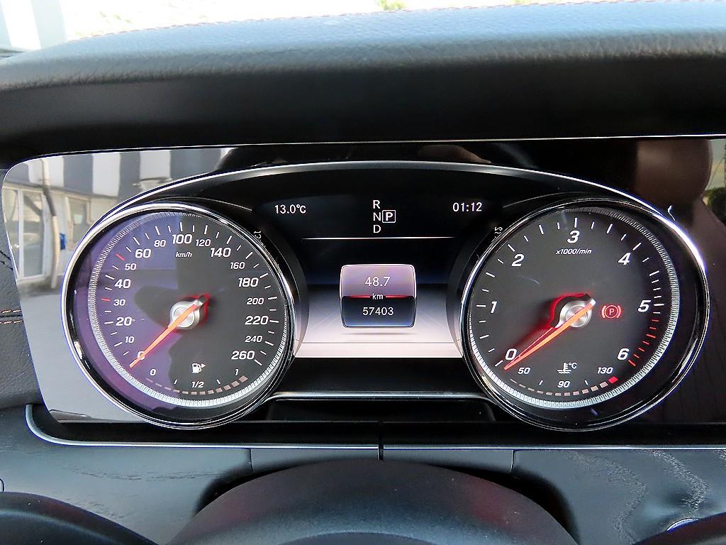 Mercedes Benz E class - Vista 9