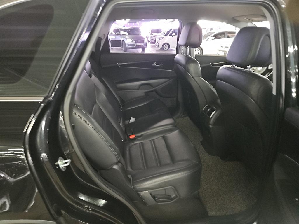KIA Sorento - Vista 6