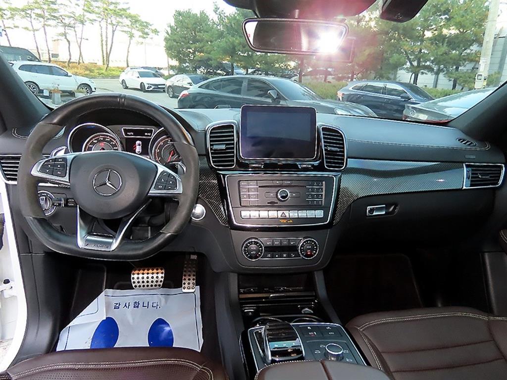 Mercedes Benz GLE Class - Vista 7