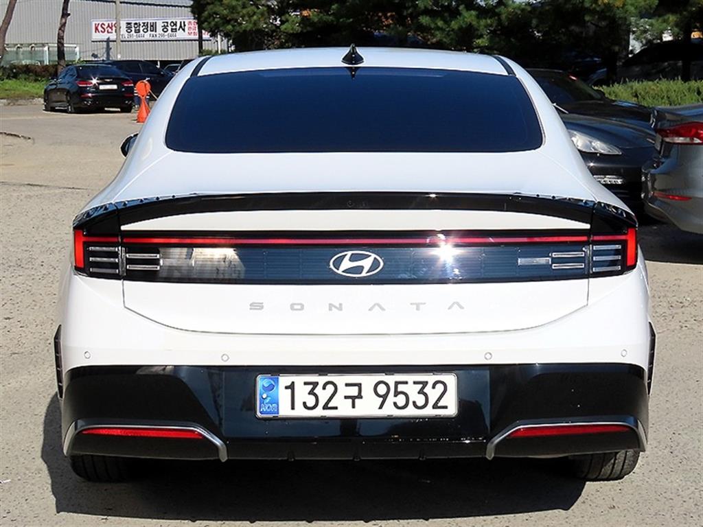 HYUNDAI Sonata - Vista 4