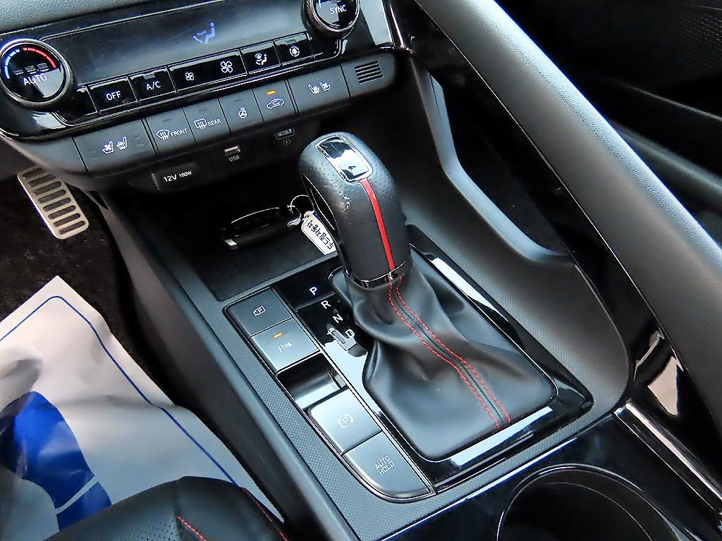 HYUNDAI Avante - Vista 10