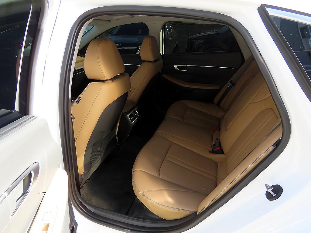 HYUNDAI Sonata - Vista 6