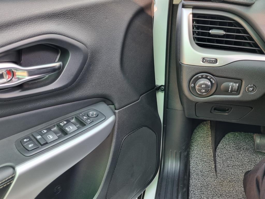 Jeep Cherokee - Vista 10