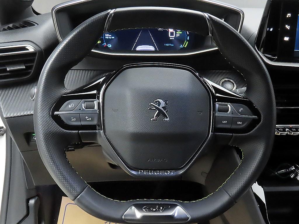 Peugeot 208 - Vista 9