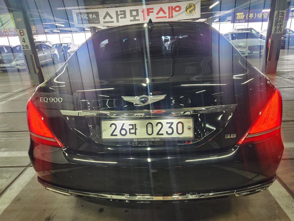 Genesis EQ900 - Vista 5