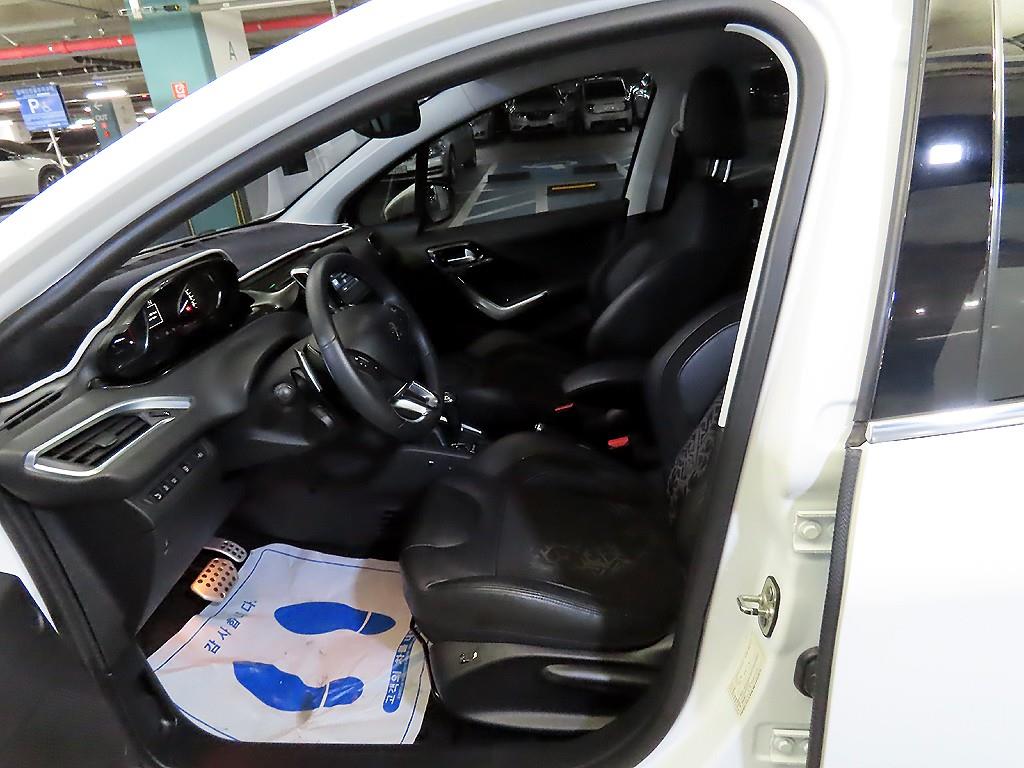 Peugeot 208 - Vista 5