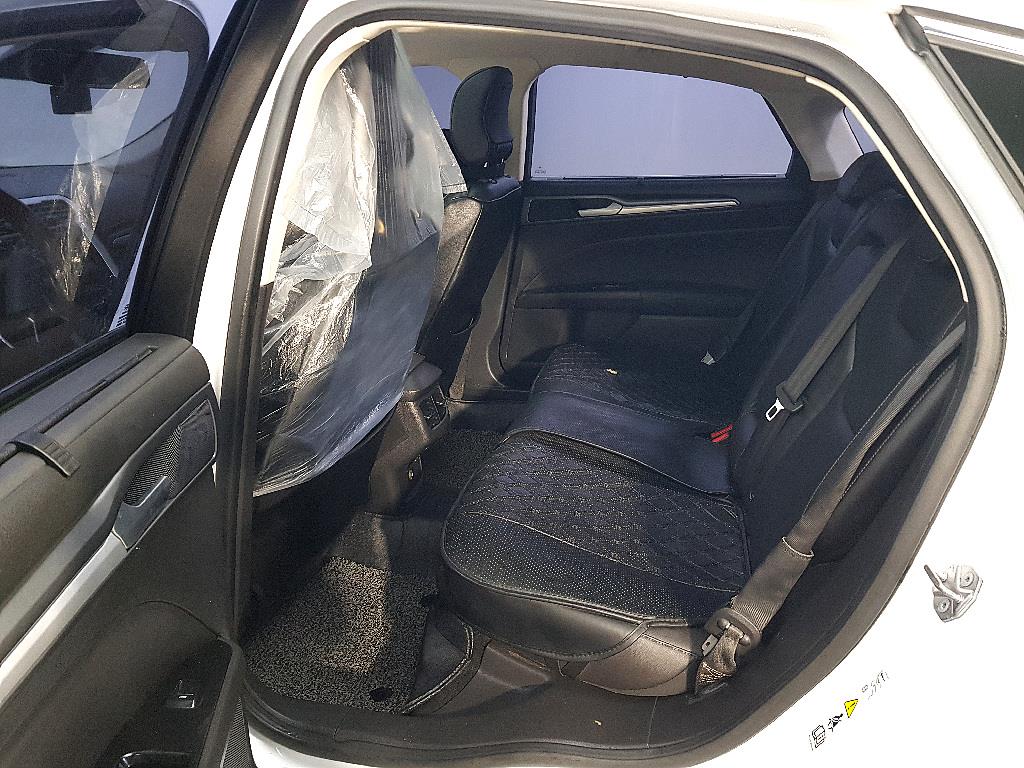 Ford Mondeo - Vista 9