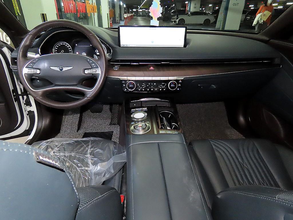 Genesis G80 - Vista 10