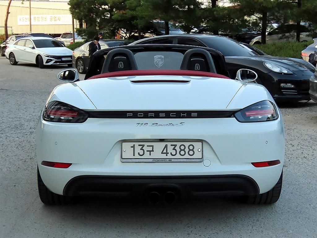 Porsche 718 - Vista 8