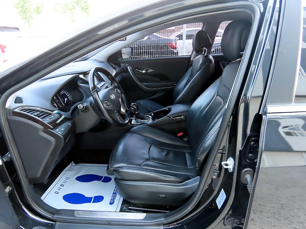 HYUNDAI Grandeur - Vista 5