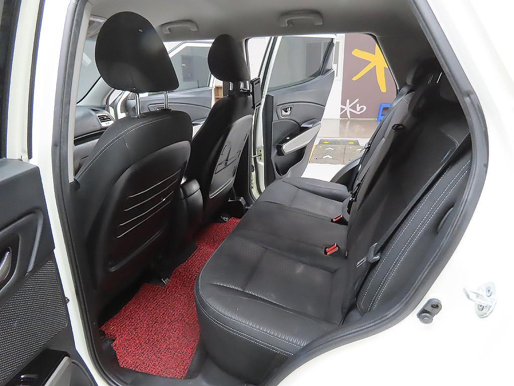 Ssangyong Tivoli 2017 Blanco - Importación desde Corea - HF Imports Iquique - Foto 9