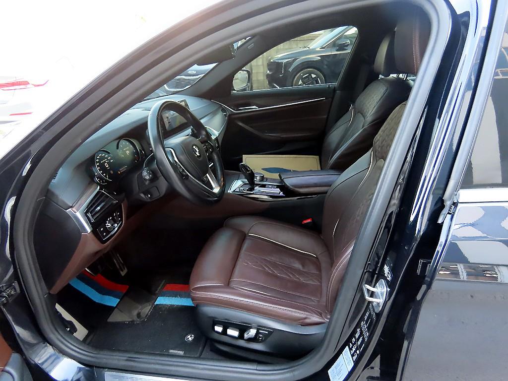 BMW 5 Series - Vista 5