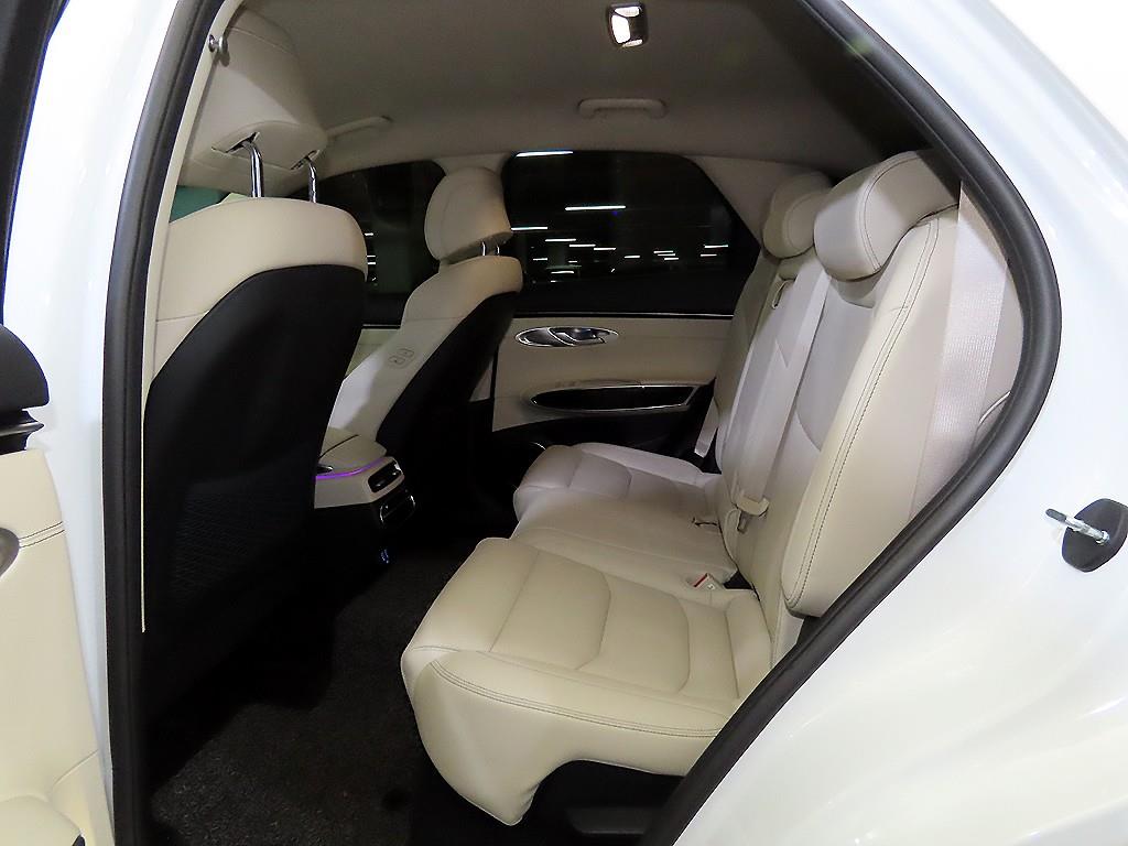 Genesis GV70 - Vista 7