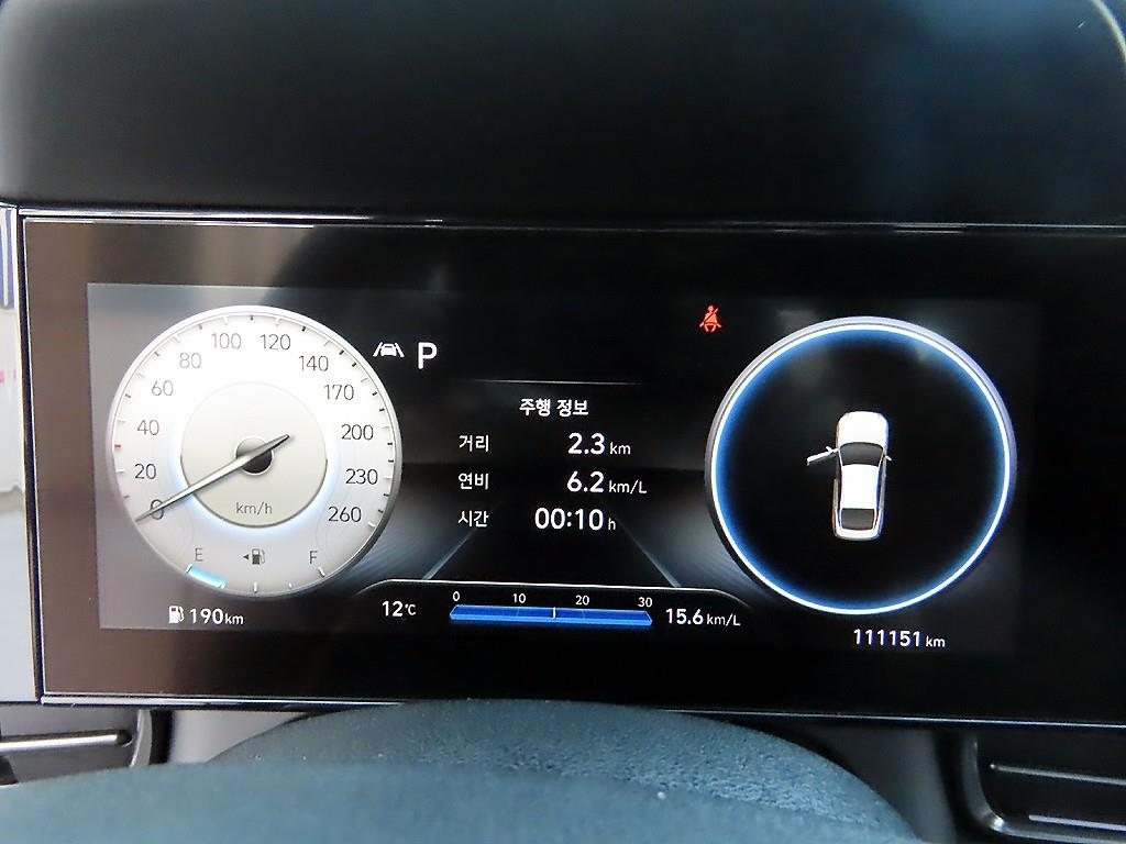 HYUNDAI Avante - Vista 9