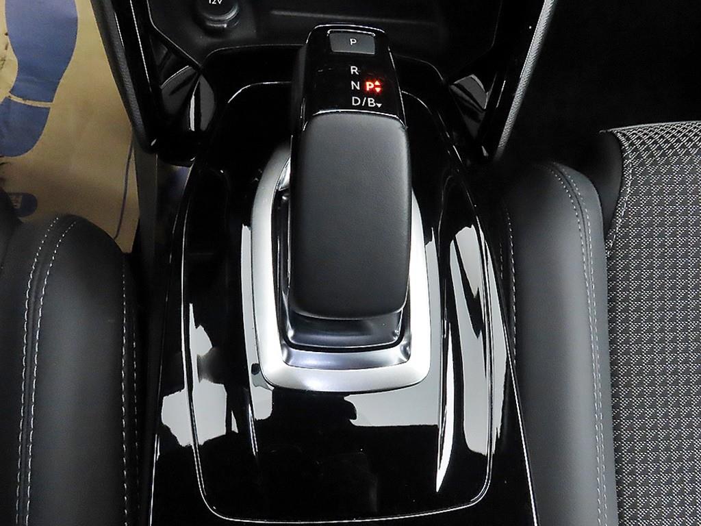 Peugeot 208 - Vista 10