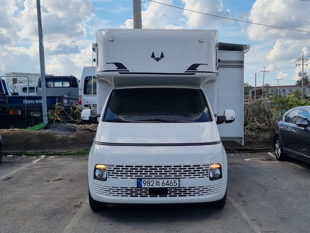 HYUNDAI Staria - Vista 4