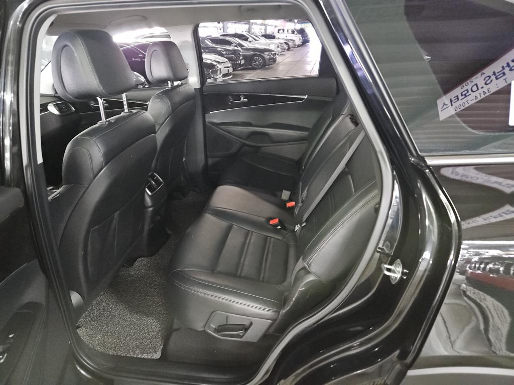 KIA Sorento - Vista 10