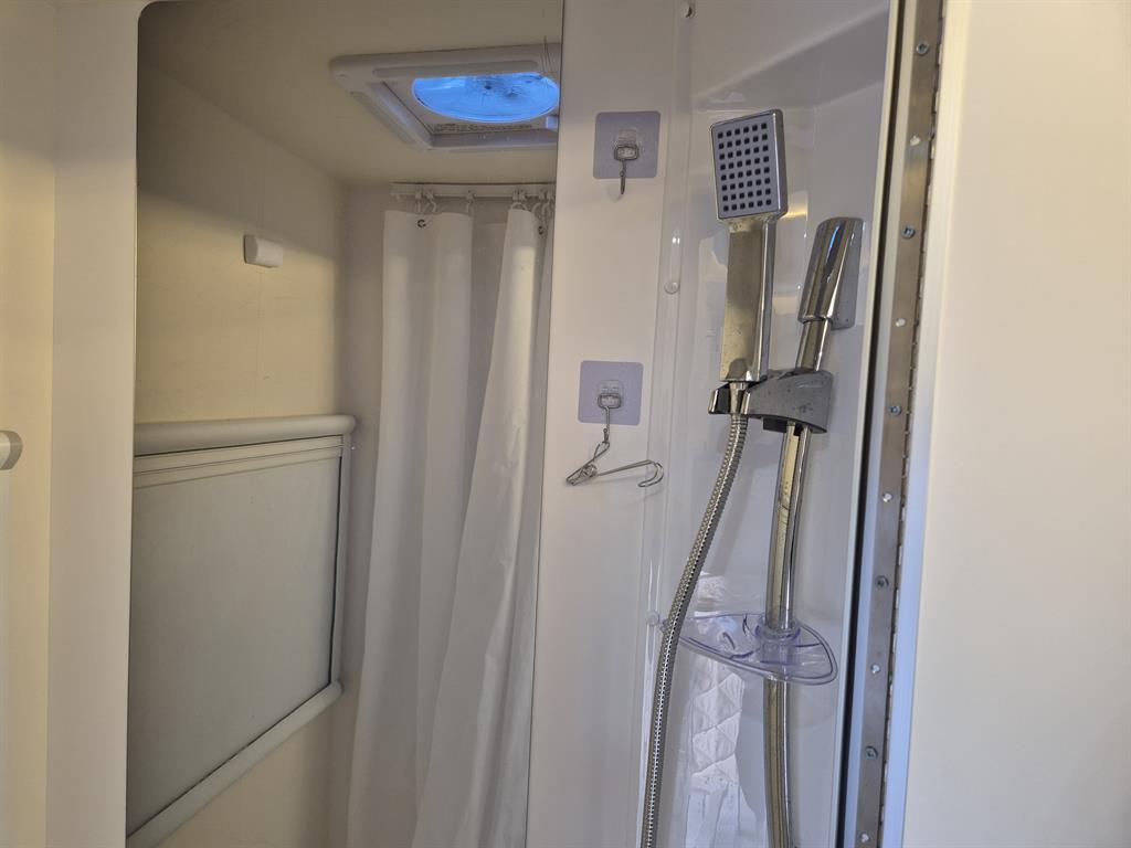 HYUNDAI Staria 2025 Blanco - Importación desde Corea - HF Imports Iquique - Foto 15