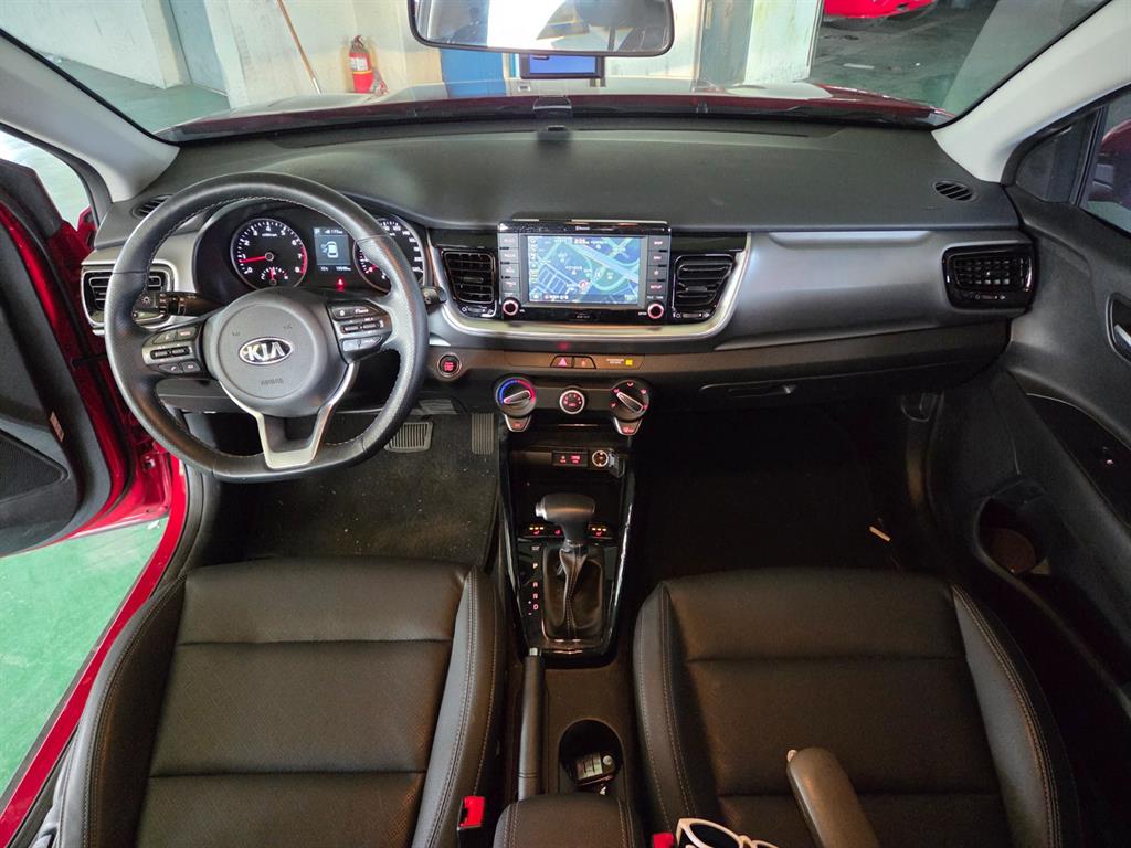 KIA Stonic - Vista 8