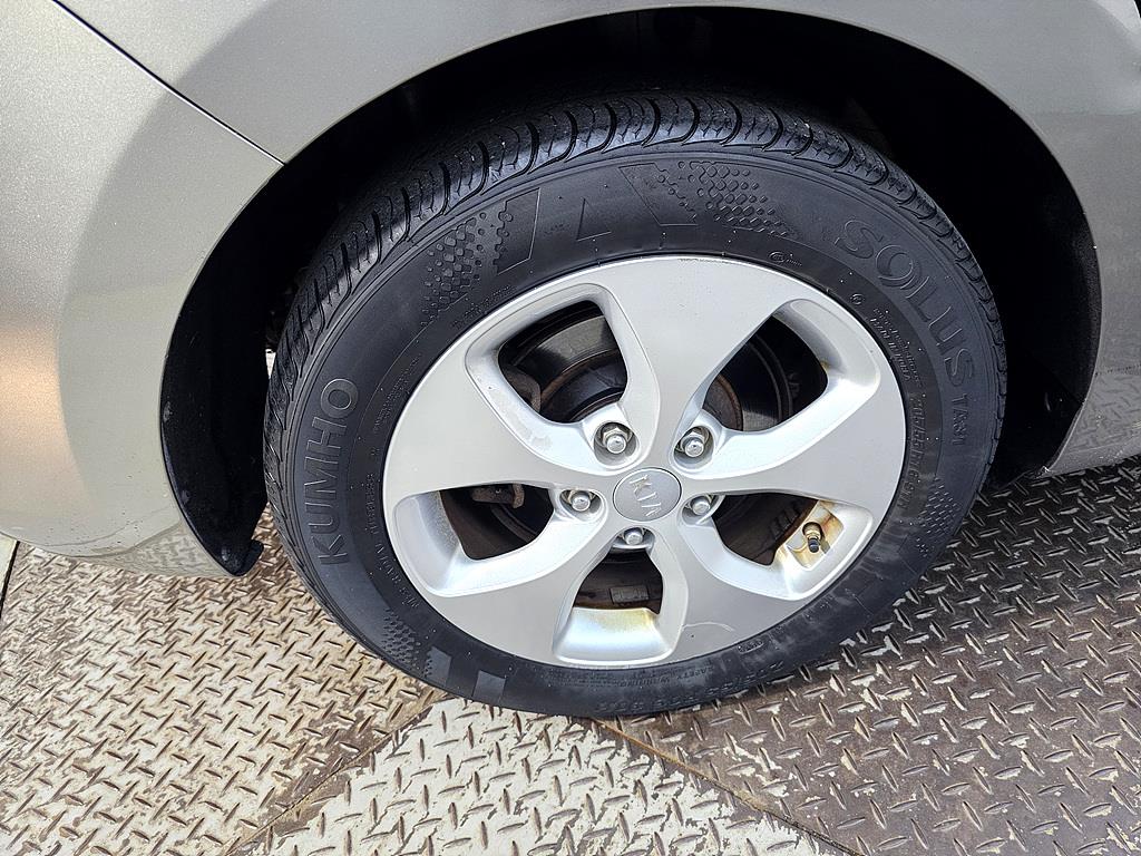 KIA Carens 2015 Gris - Importación desde Corea - HF Imports Iquique - Foto 20