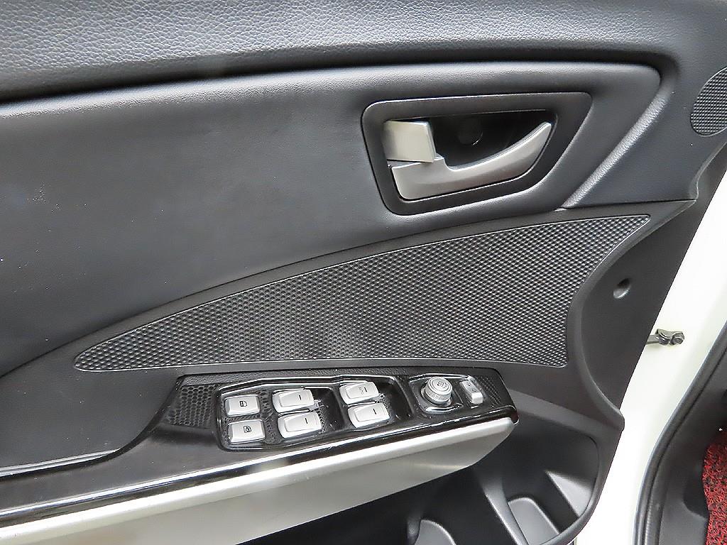 Ssangyong Tivoli 2017 Blanco - Importación desde Corea - HF Imports Iquique - Foto 13