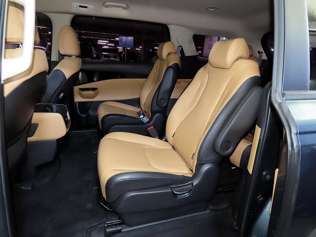 KIA Carnival - Vista 7